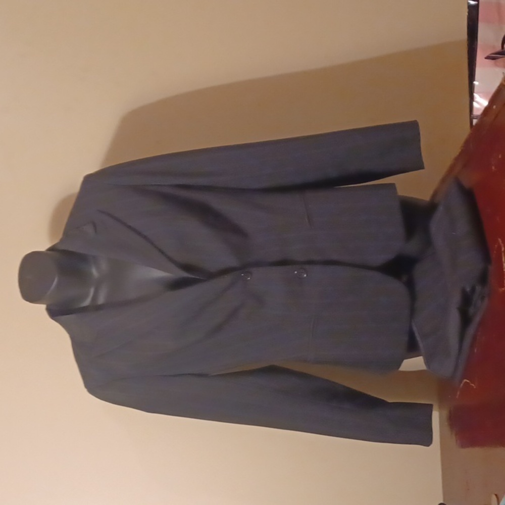 "The Limited",skirt suit!,dark charcoal grey,faint light blue pinstripe.Sz.6